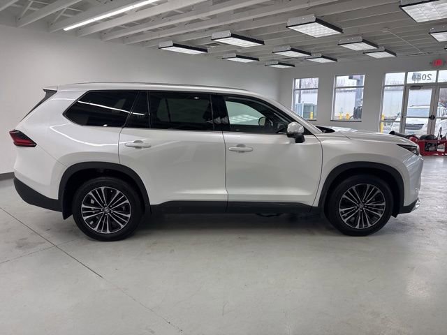 Used 2025 Toyota Grand Highlander AWD Hybrid image 14