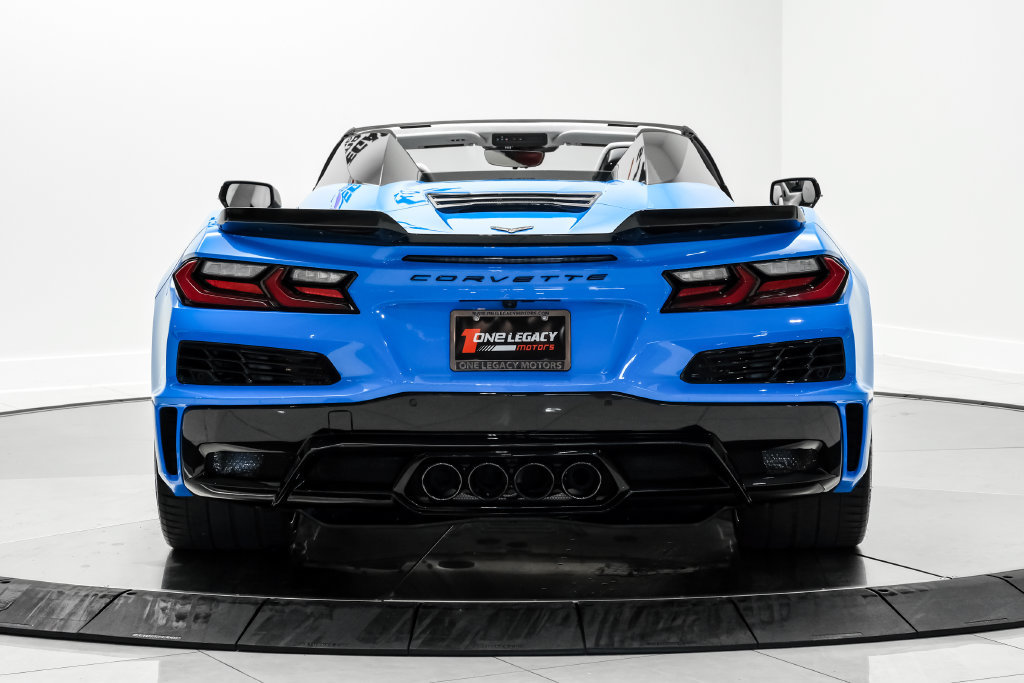 Used 2025 Chevrolet Corvette Z06 RWD image 15