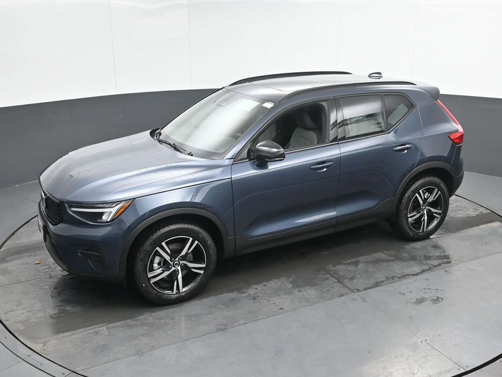 New 2026 Volvo XC40 B5 Core w/ Protection Package Premier image 34