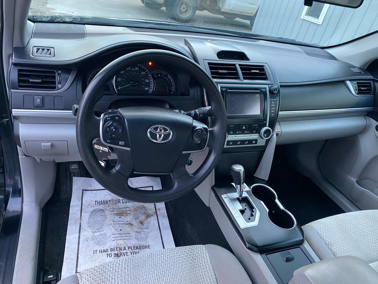 Used 2013 Toyota Camry LE FWD image 10