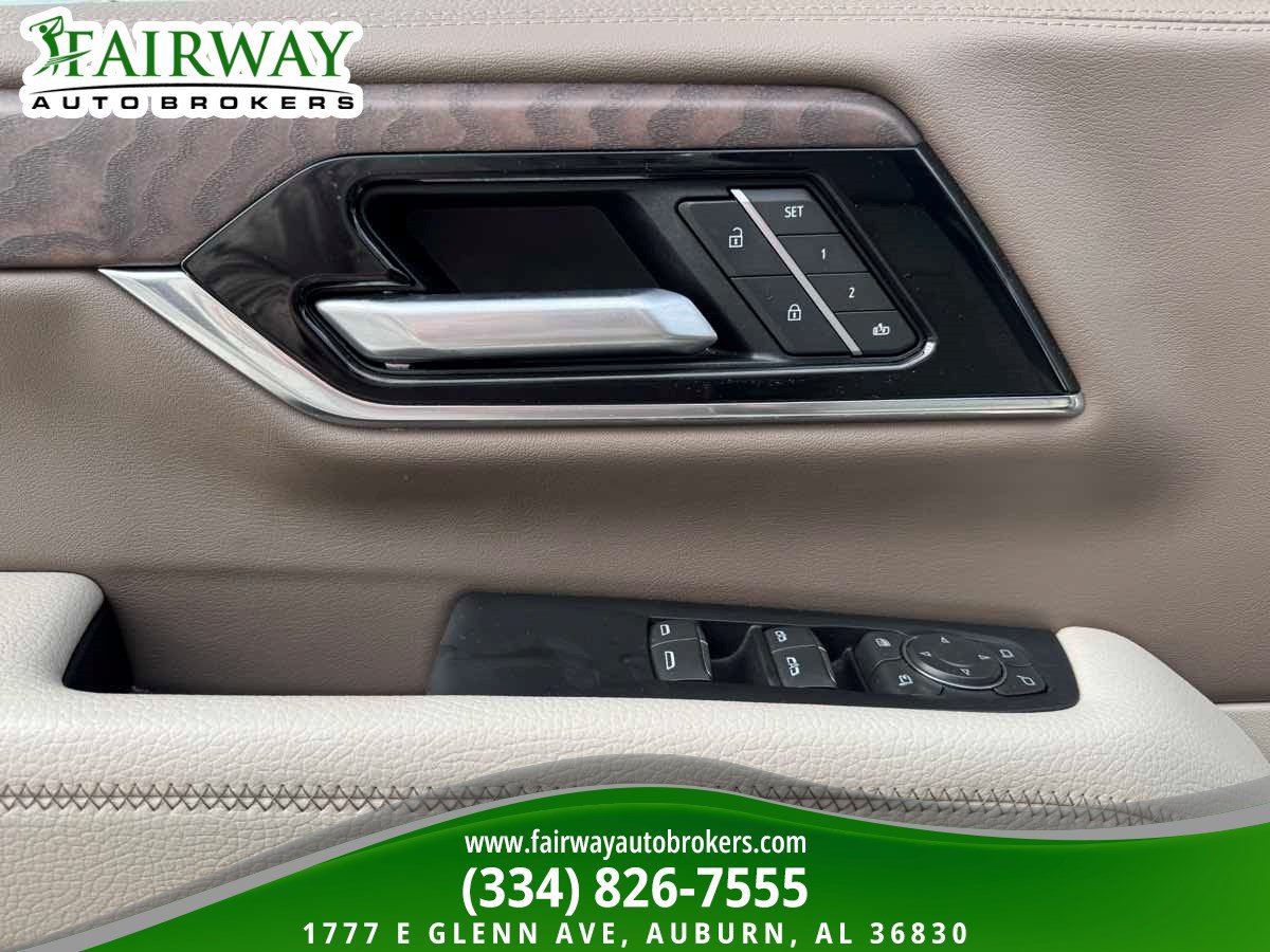 Used 2025 GMC Yukon Denali w/ Denali Reserve Package AWD/4WD image 16