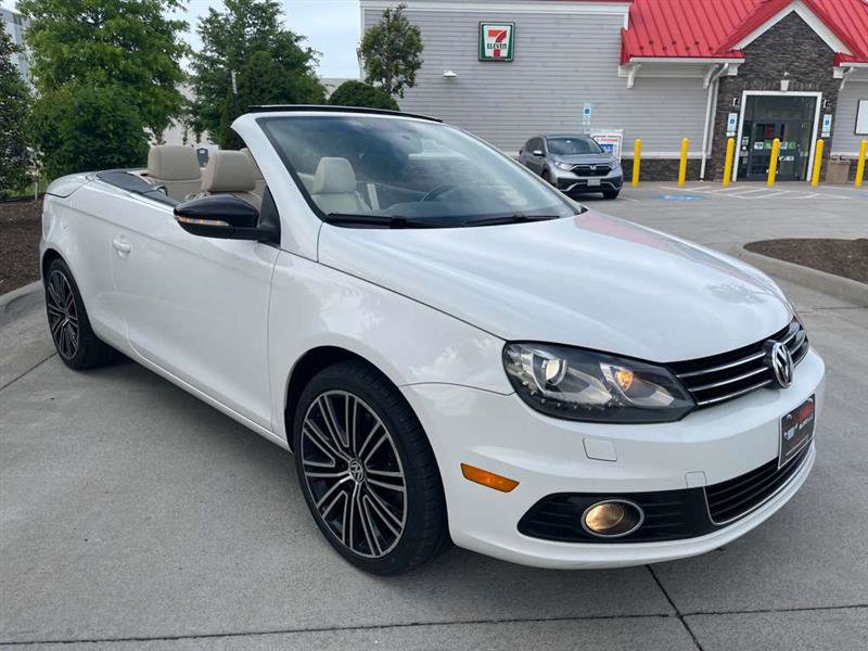 Used 2014 Volkswagen Eos FWD image 16