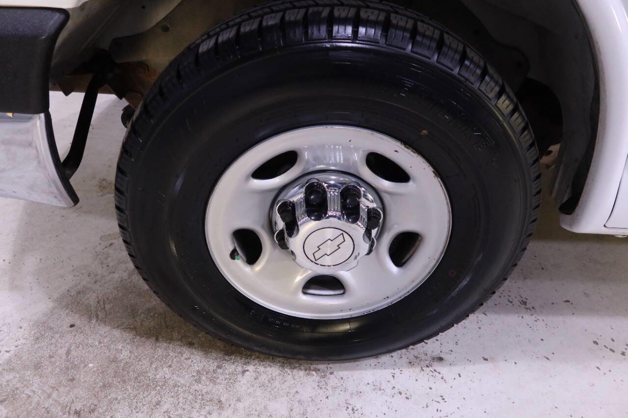 Used 2019 Chevrolet Express 3500 LT w/ LT Preferred Equipment Group RWD image 10