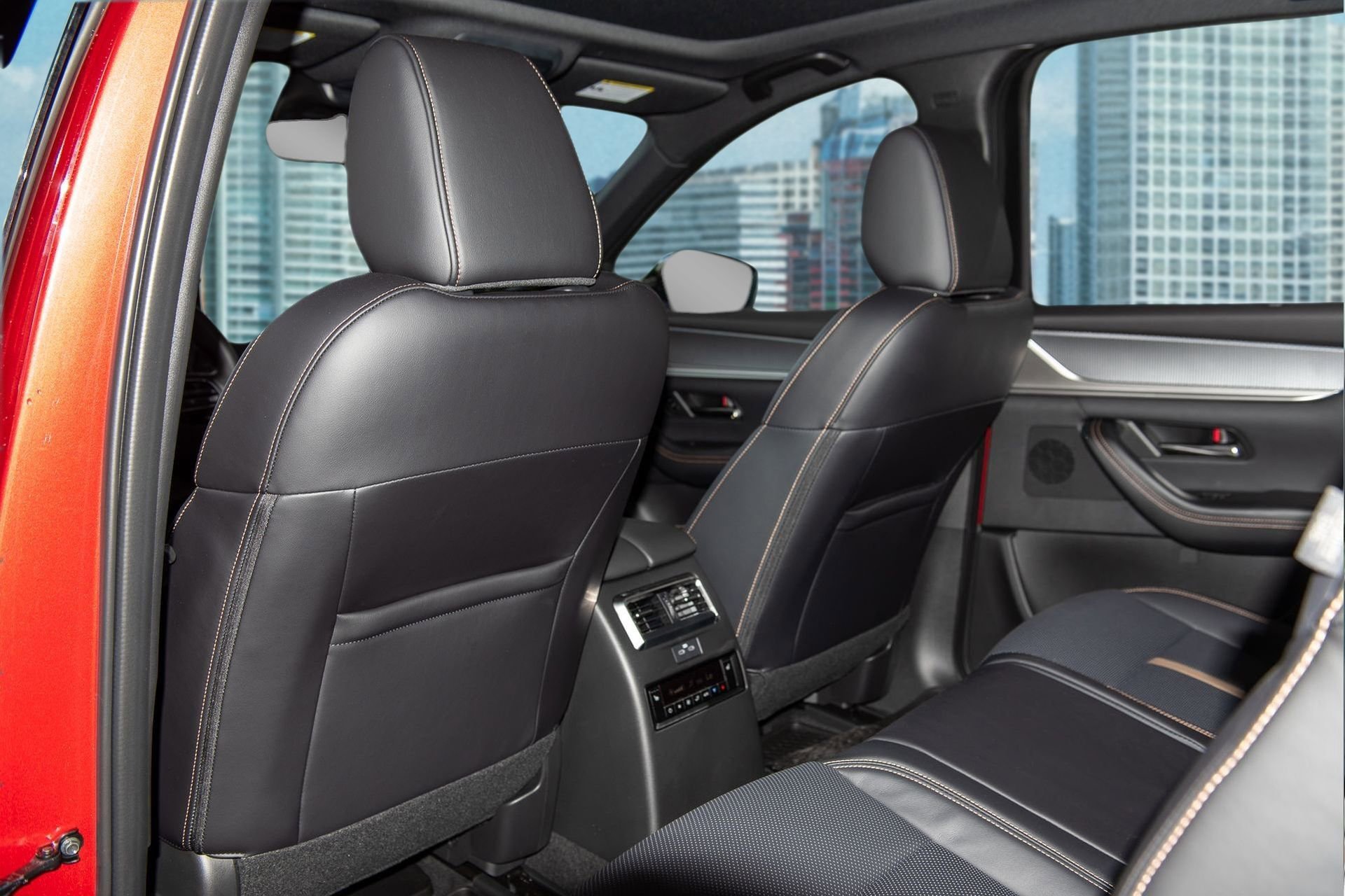 New 2025 MAZDA CX-70 Plug-In Hybrid w/ Premium Plus image 18