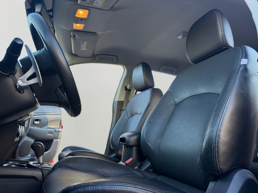 Used 2017 Mitsubishi Outlander Sport SEL FWD image 21