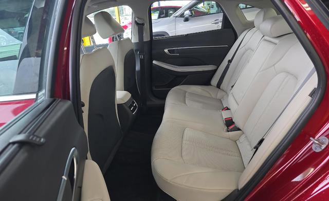 Used 2024 Hyundai Sonata Limited image 11