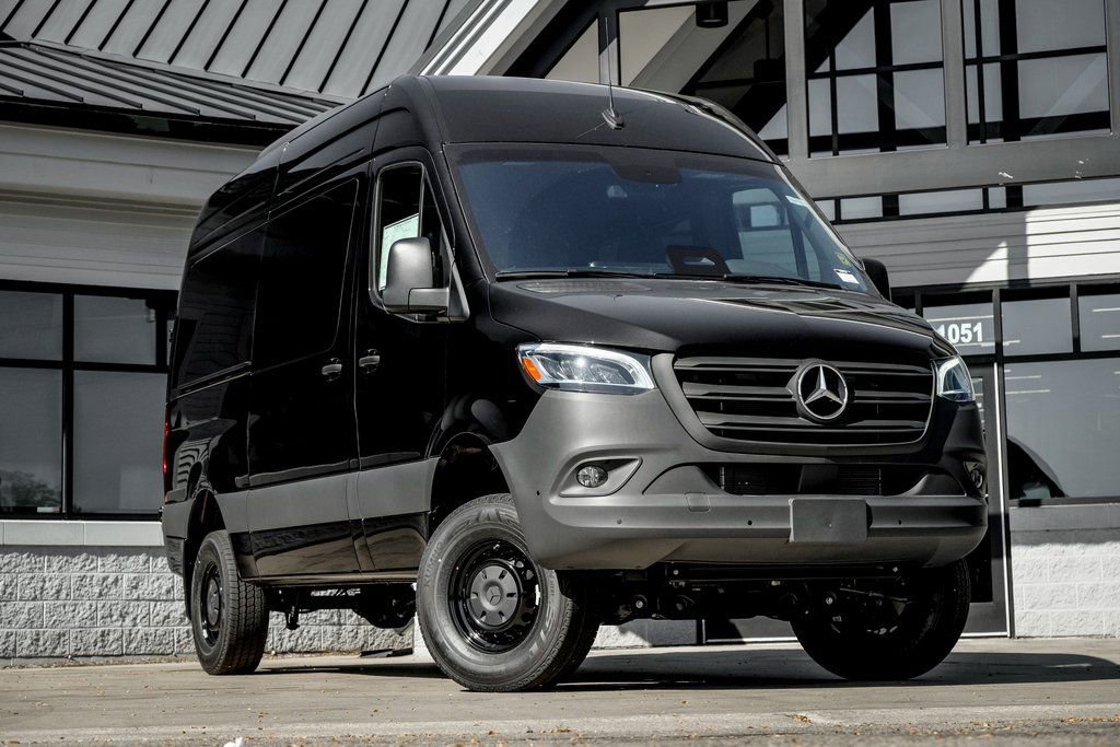 Used 2025 Mercedes-Benz Sprinter 2500 image 1
