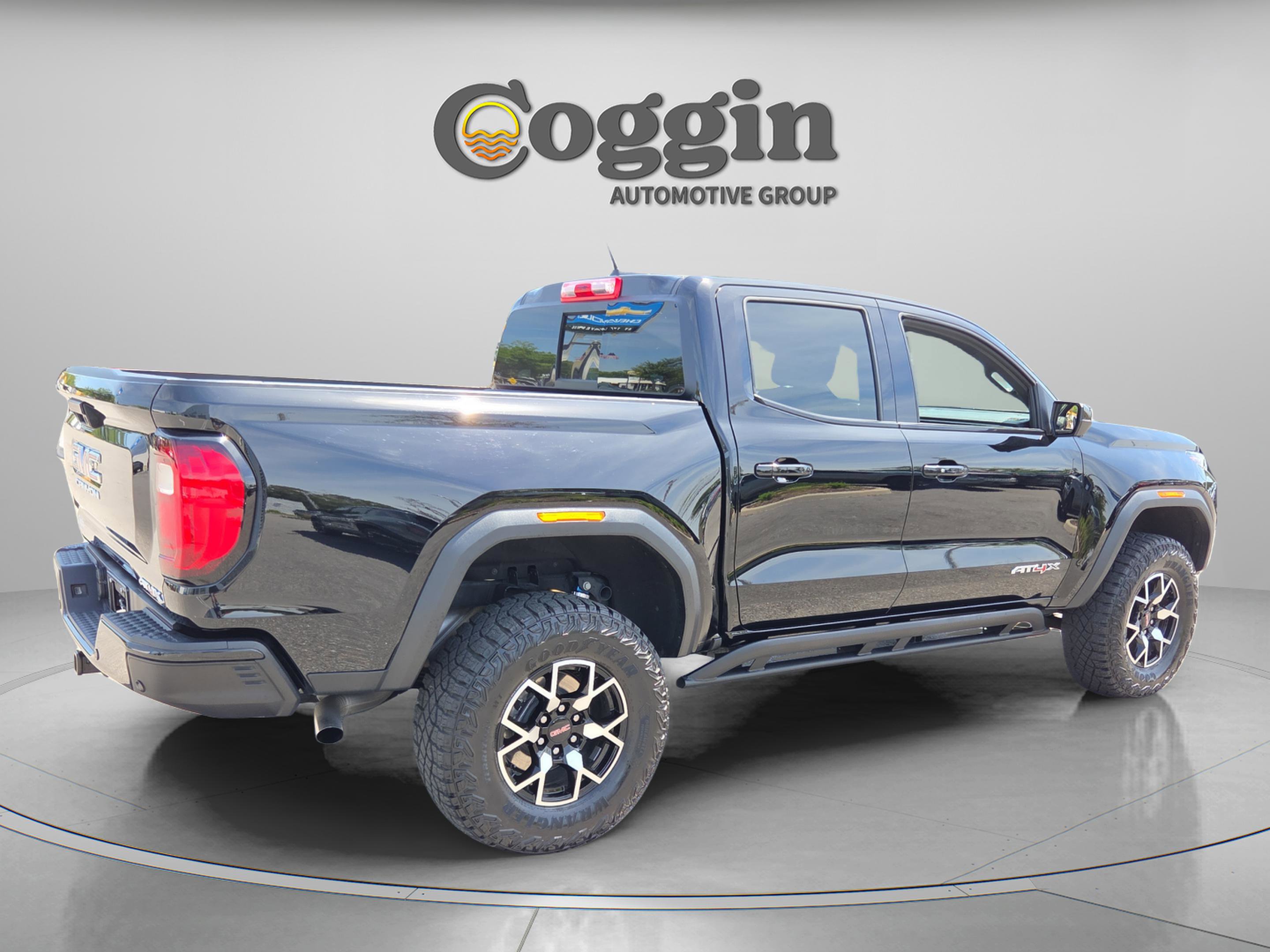 Used 2024 GMC Canyon AT4X AWD/4WD image 5