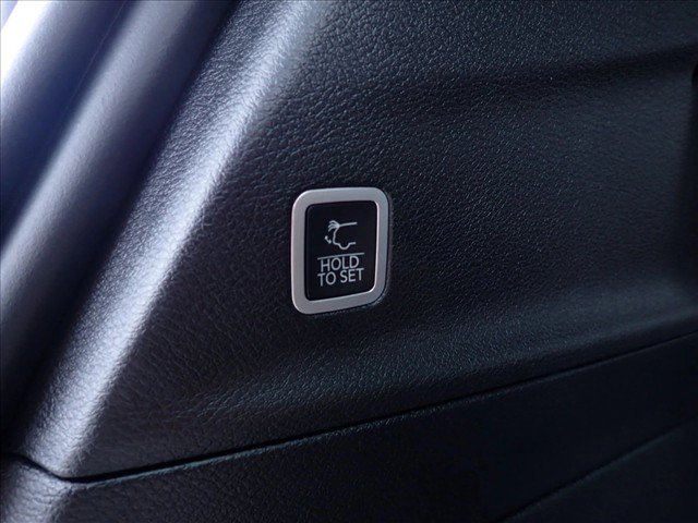 New 2027 Chrysler Pacifica Select AWD/4WD image 9
