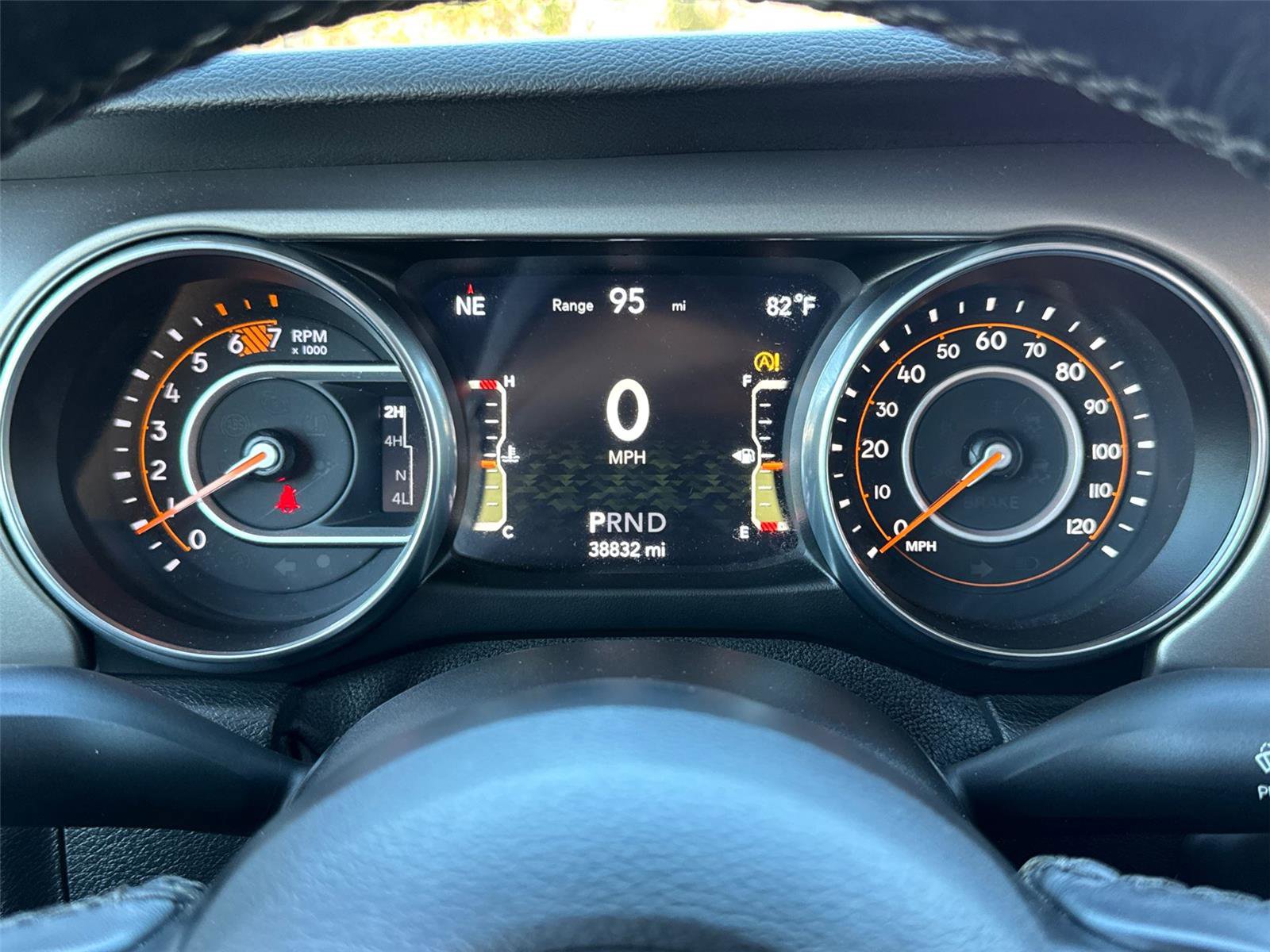 Used 2021 Jeep Wrangler Sport S image 32