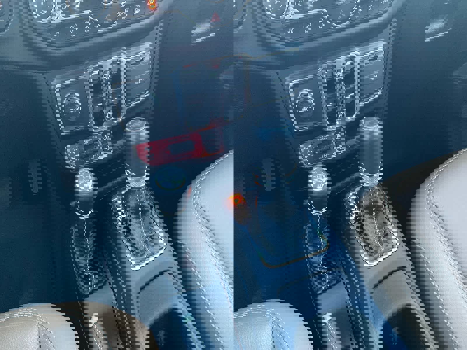 Used 2022 Jeep Wrangler Unlimited Rubicon w/ Steel Bumper Group image 24