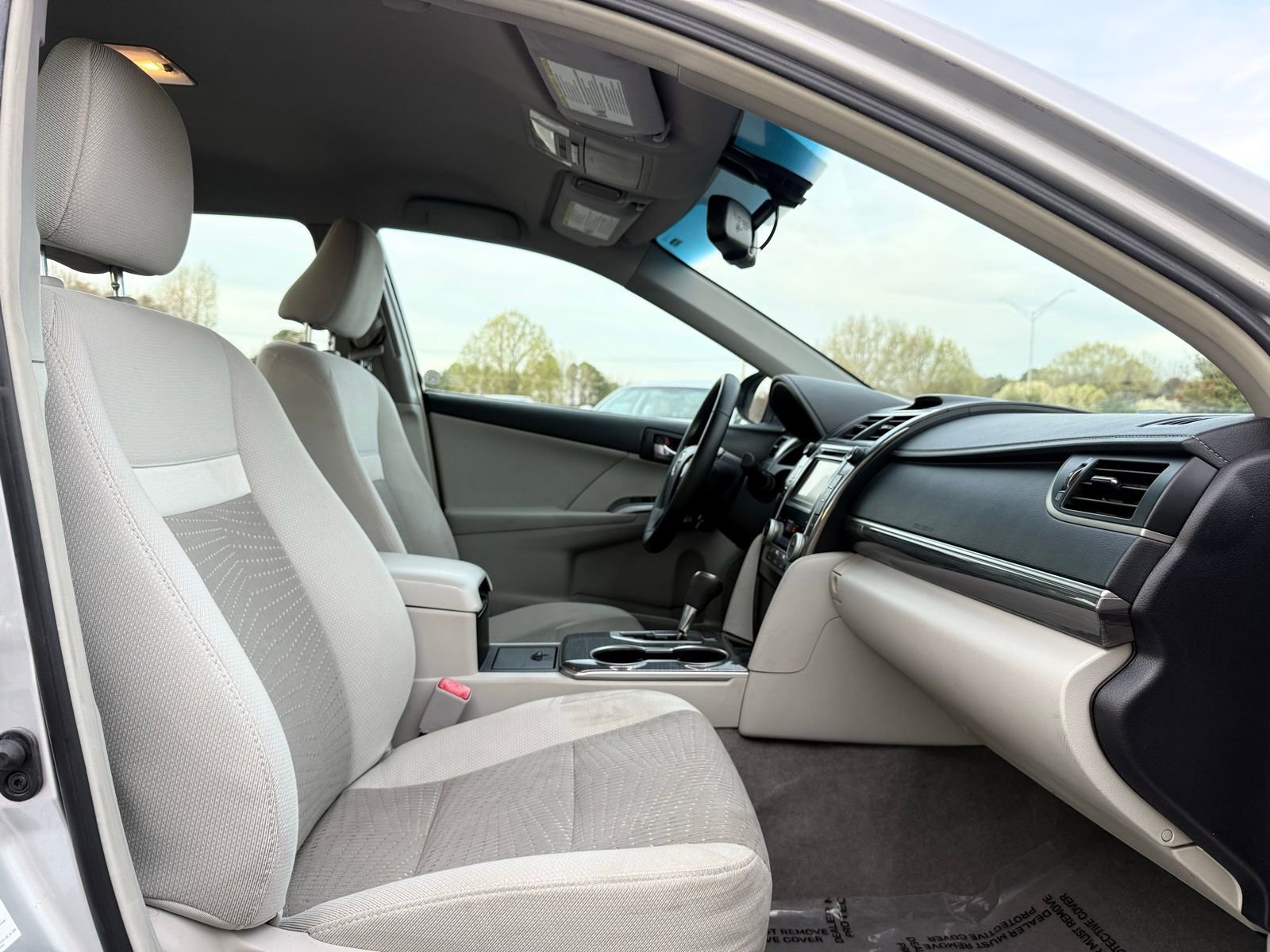 Used 2013 Toyota Camry XLE w/ Convenience Pkg image 23