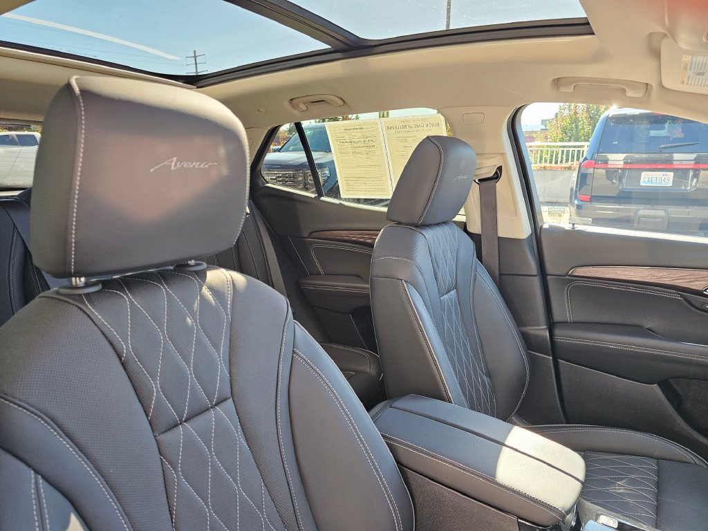 Used 2023 Buick Envision Avenir AWD/4WD image 45