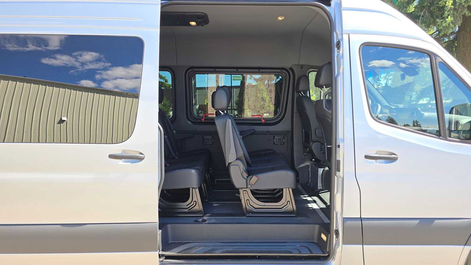 Used 2025 Mercedes-Benz Sprinter 2500 image 14