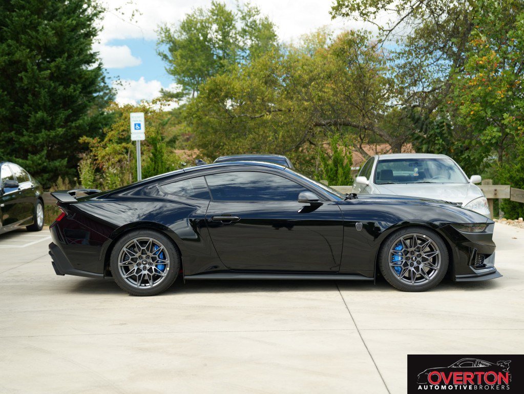 Used 2024 Ford Mustang Dark Horse image 5