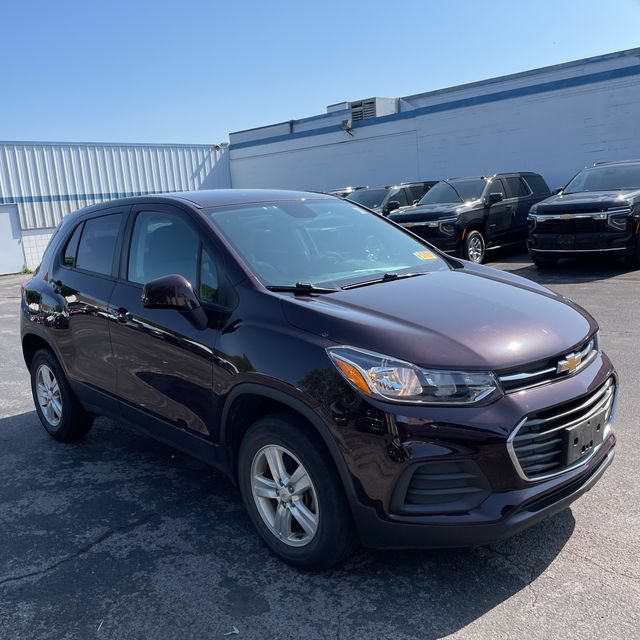 Used 2020 Chevrolet Trax LS w/ Tint and Cruise Package AWD/4WD image 4