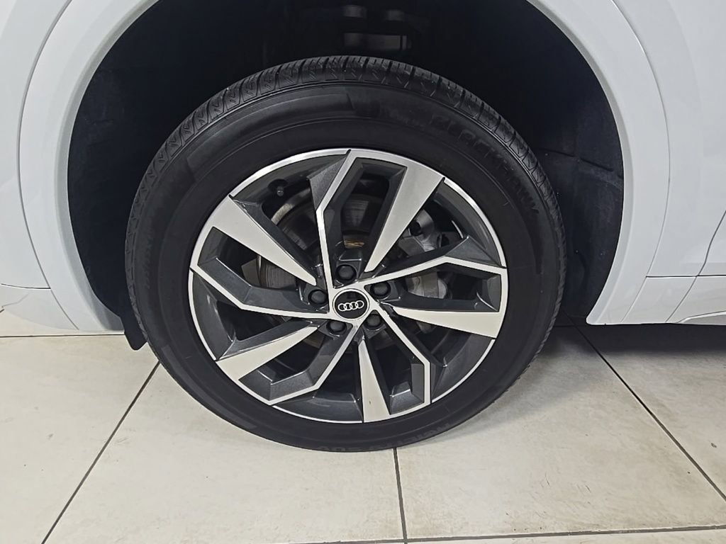 Used 2021 Audi Q5 2.0T Premium image 9