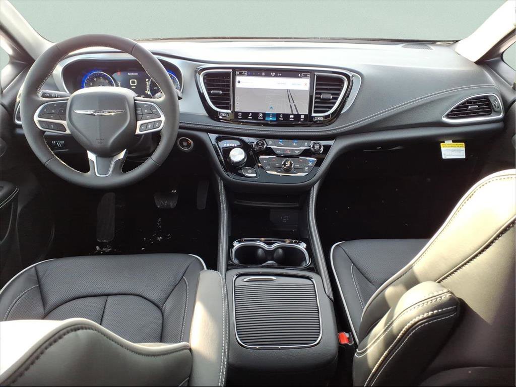 New 2026 Chrysler Pacifica Limited image 12