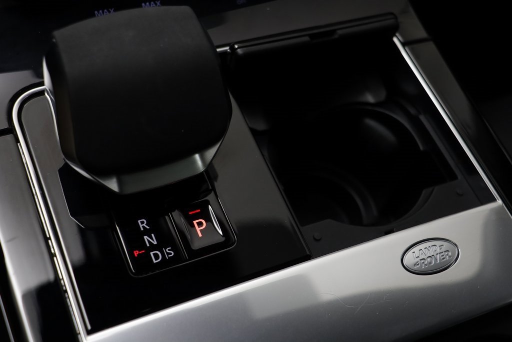 Used 2023 Land Rover Range Rover Velar R-Dynamic S image 12