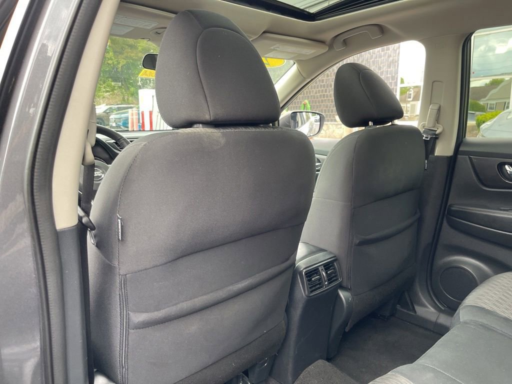 Certified 2018 Nissan Rogue SV w/ Sun & Sound Touring Package AWD/4WD image 22