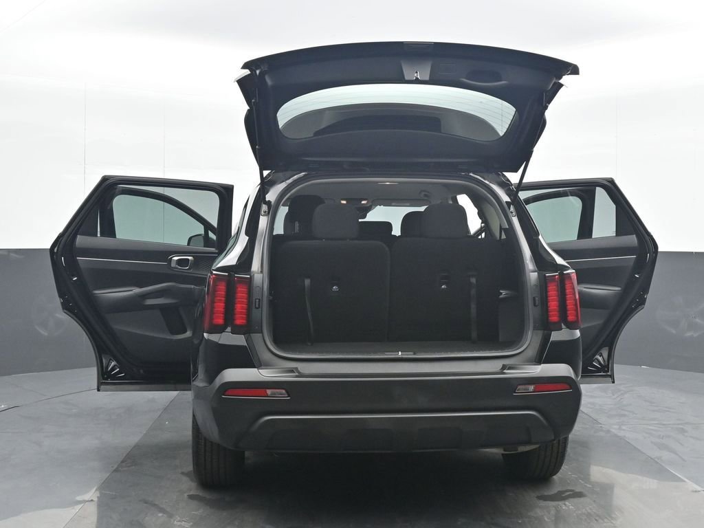 Used 2023 Kia Sorento LX image 24