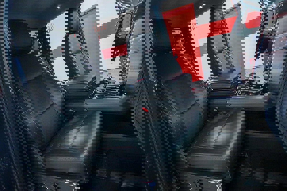 Used 2023 Ford F150 Lariat w/ FX4 Off-Road Package image 24