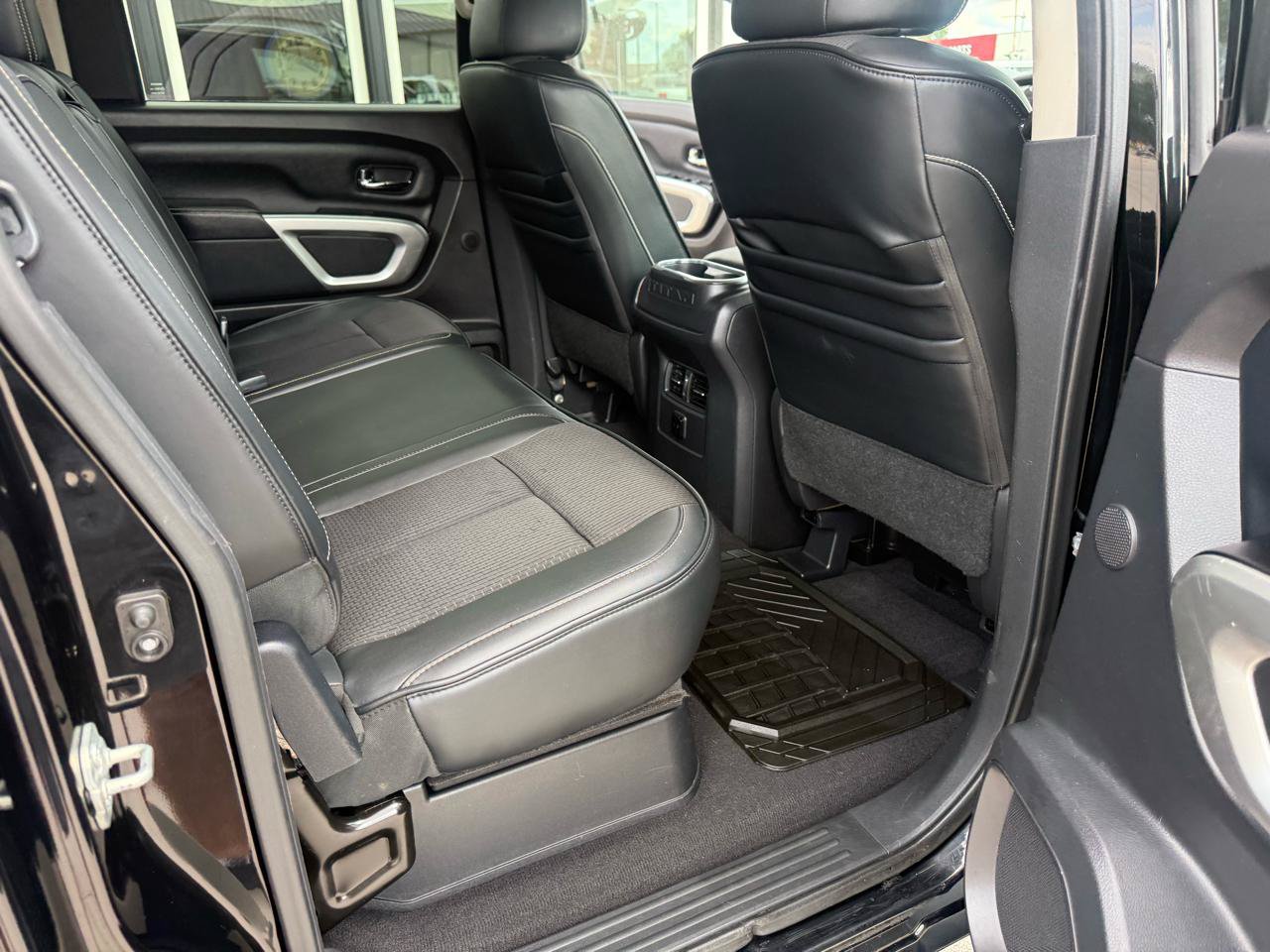 Used 2017 Nissan Titan PRO-4X AWD/4WD image 17