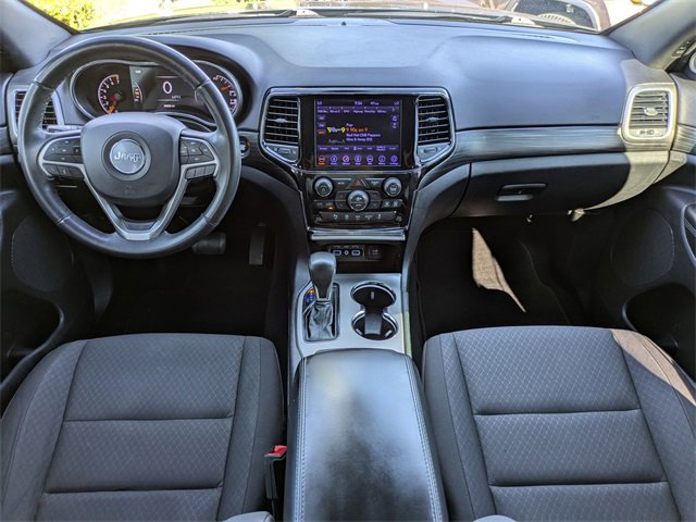 Used 2019 Jeep Grand Cherokee Laredo w/ 18" Wheel & 8.4" Radio Group image 12