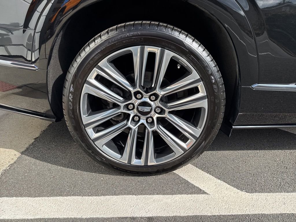 Used 2026 Cadillac Vistiq Platinum w/ LPO, Floor Liner Package AWD/4WD image 9