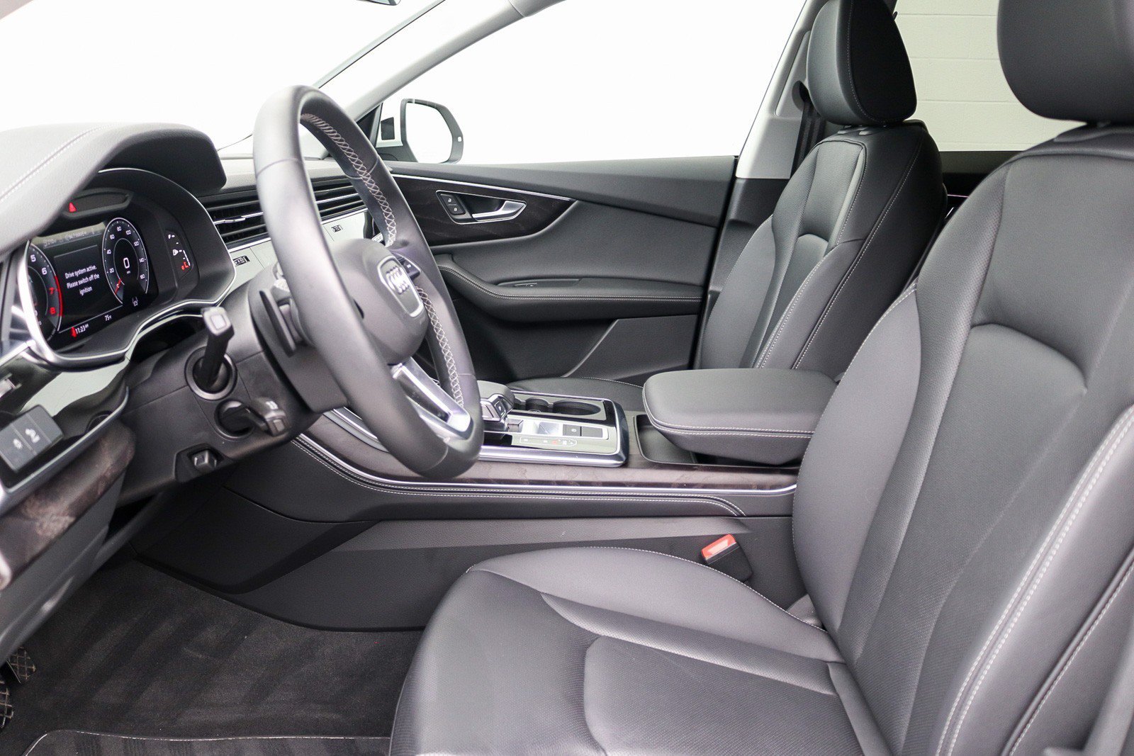 Used 2023 Audi Q8 Premium Plus w/ Premium Plus Package AWD/4WD image 22
