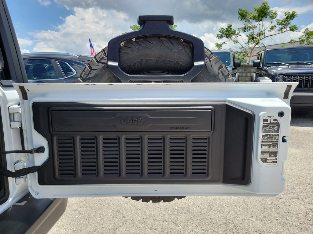 Used 2019 Jeep Wrangler Rubicon AWD/4WD image 10
