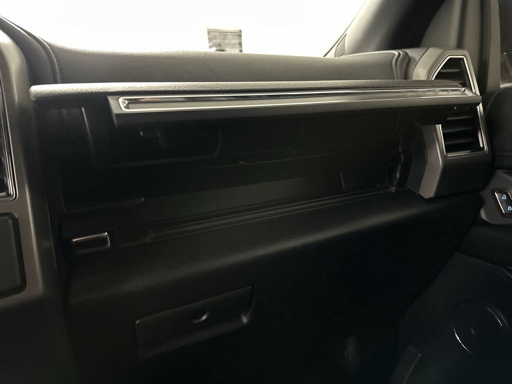 Used 2019 Ford Expedition Max XLT w/ Equipment Group 202A AWD/4WD image 69
