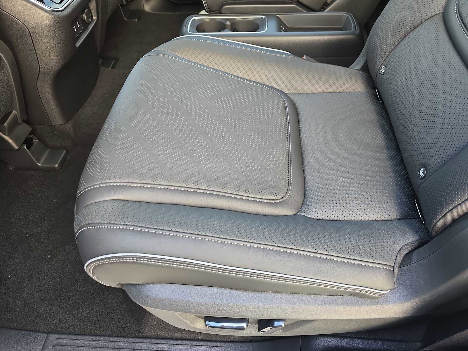New 2026 INFINITI QX80 Luxe w/ Cargo Package image 14
