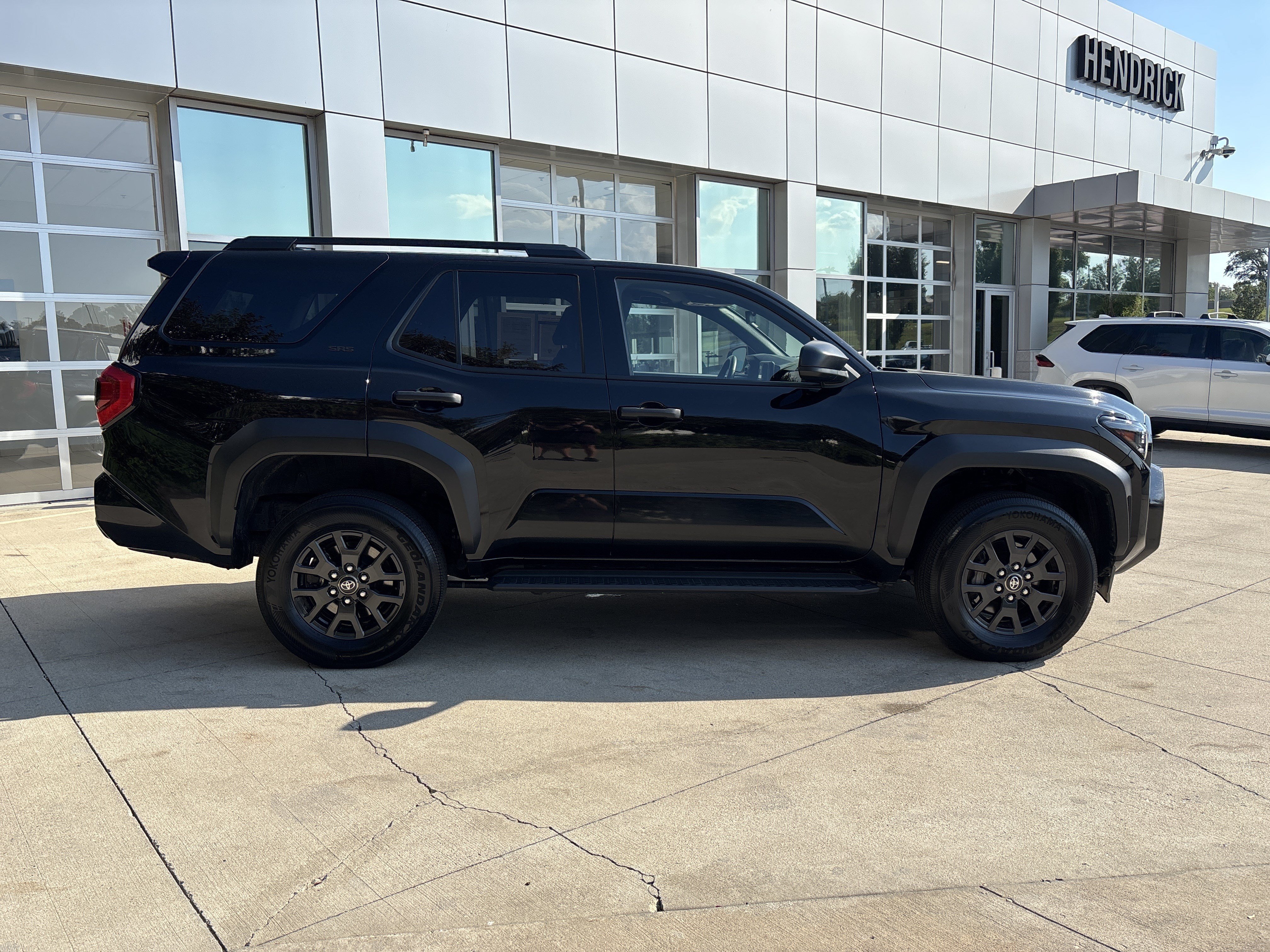 Used 2025 Toyota 4Runner SR5 AWD/4WD image 12