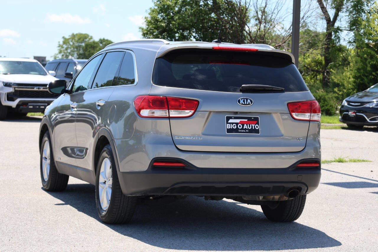 Used 2016 Kia Sorento LX image 11