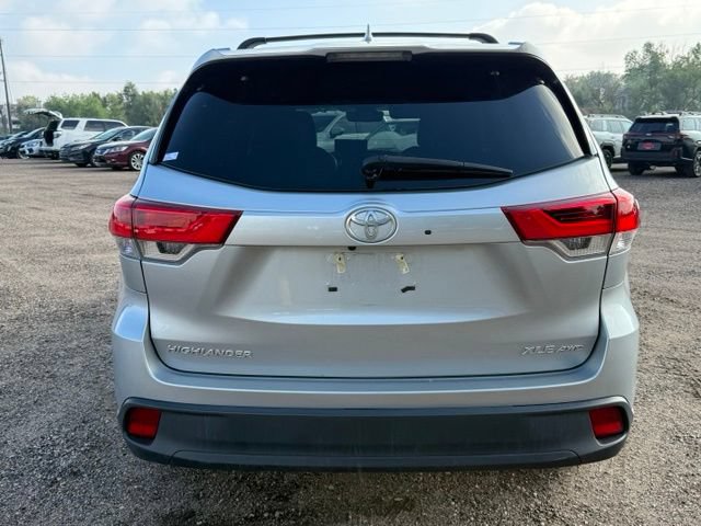 Used 2018 Toyota Highlander XLE AWD/4WD image 5
