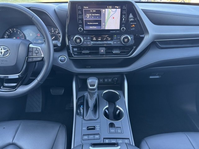 Certified 2020 Toyota Highlander XLE image 2