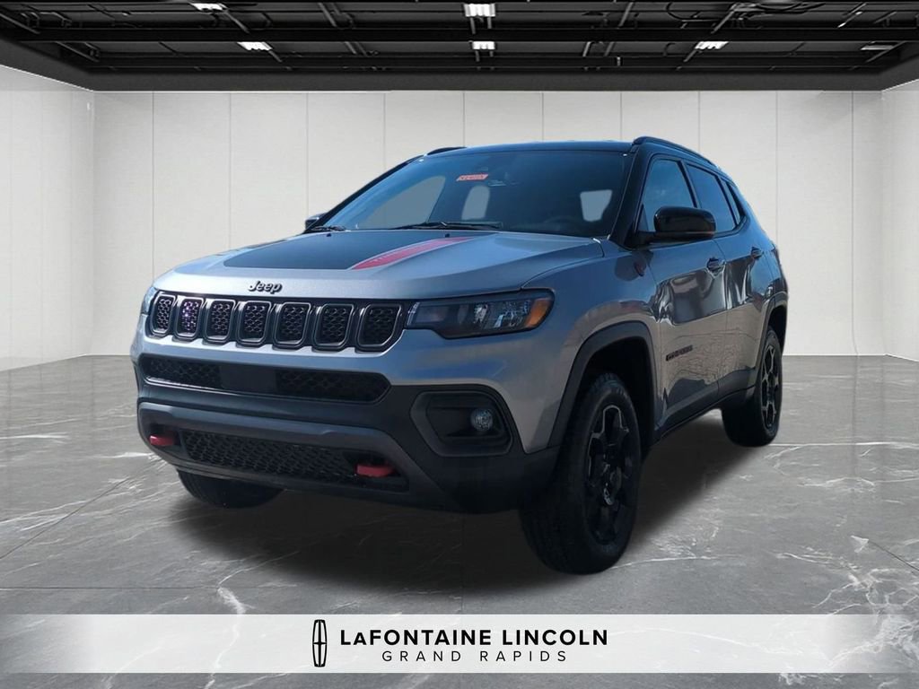 Used 2023 Jeep Compass Trailhawk image 1