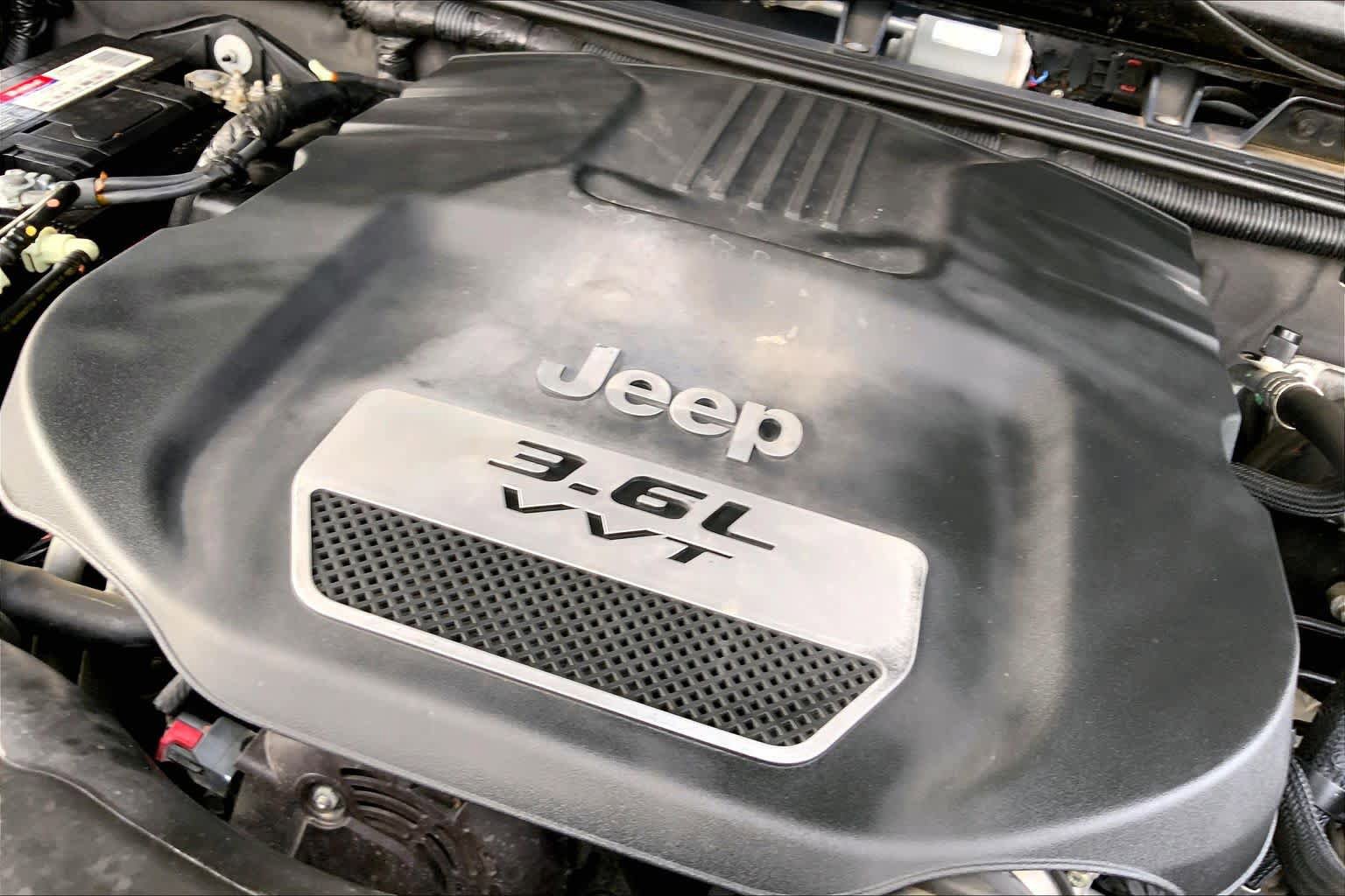 Used 2013 Jeep Wrangler Sport AWD/4WD image 27
