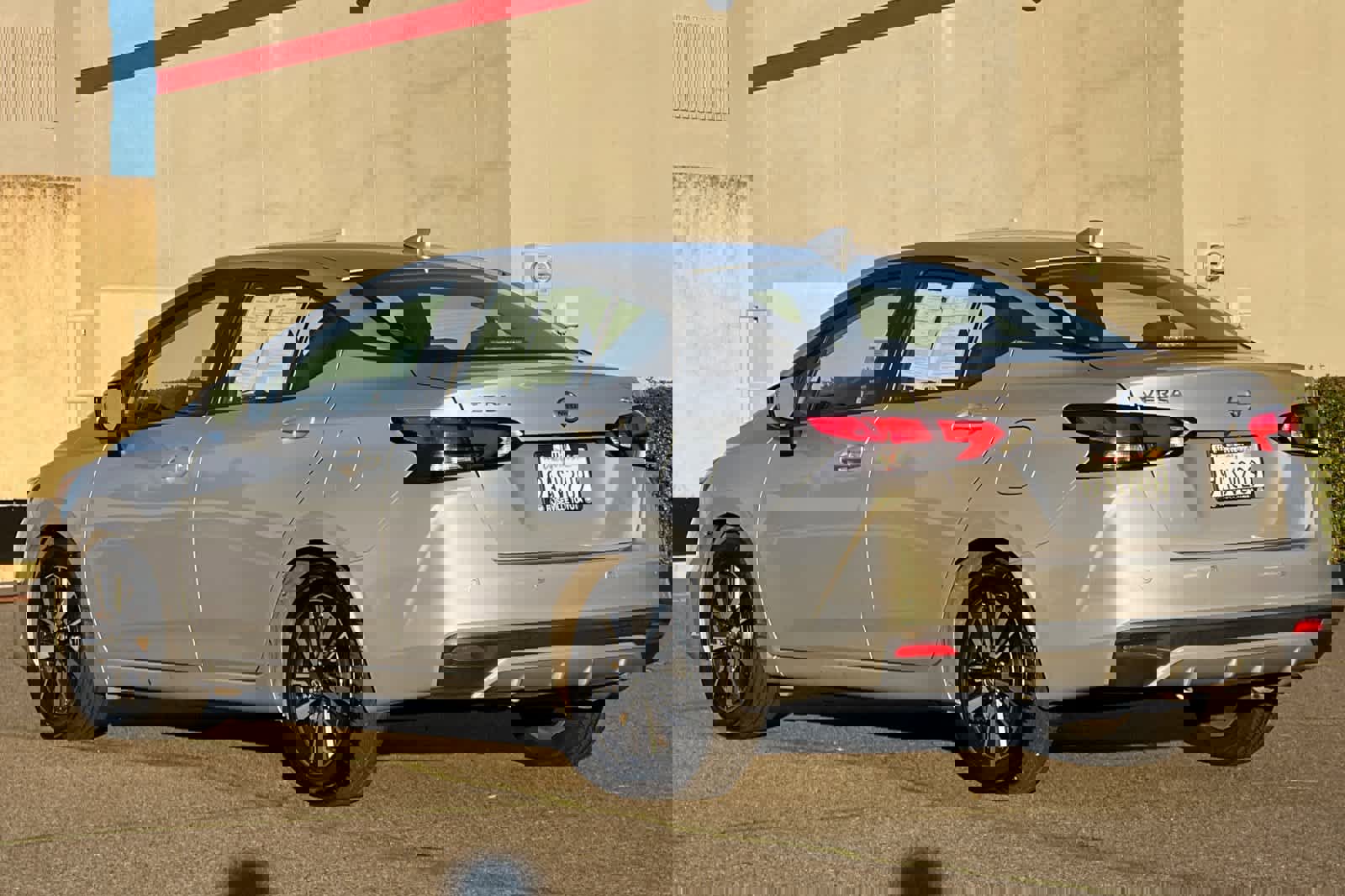 Used 2021 Nissan Versa SV image 7