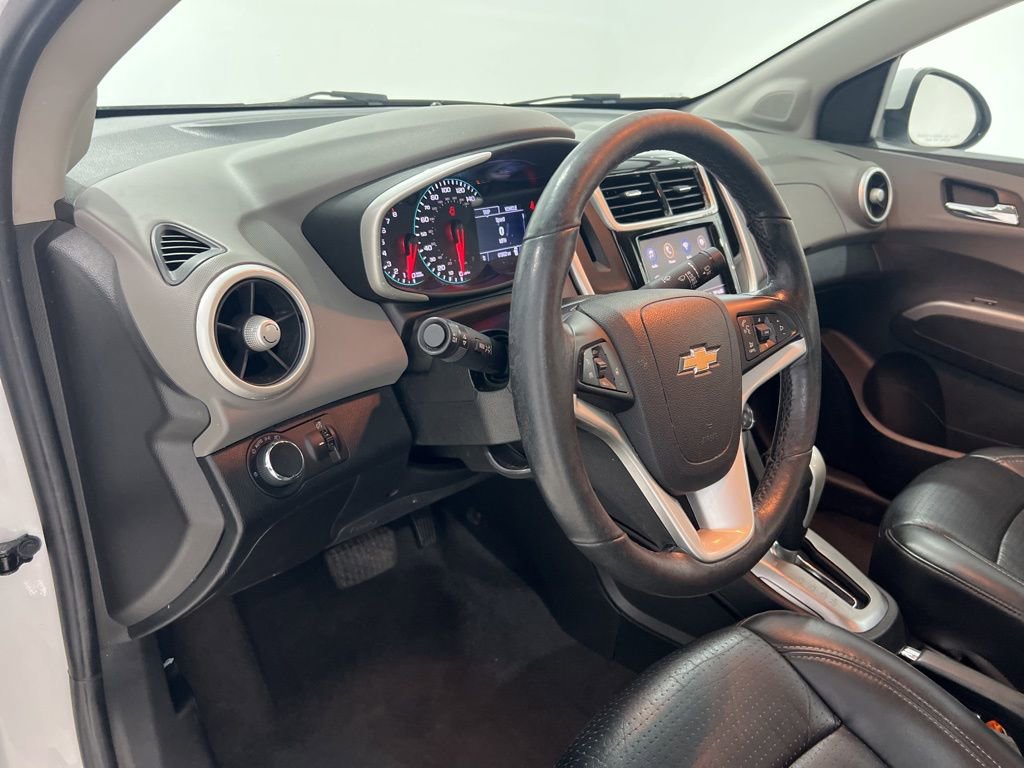 Used 2020 Chevrolet Sonic Premier FWD image 9