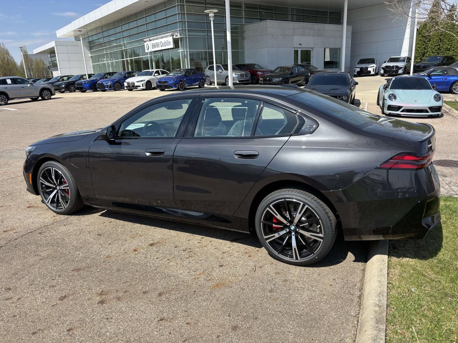 New 2026 BMW 550e xDrive image 8