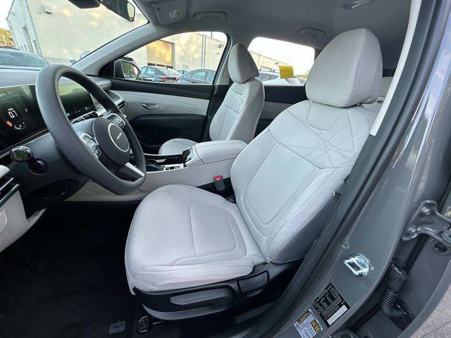 New 2026 Hyundai Tucson SE image 8