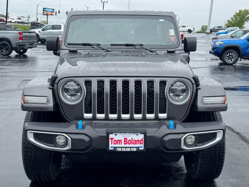 Used 2022 Jeep Wrangler Unlimited Sahara w/ Cold Weather Group image 9
