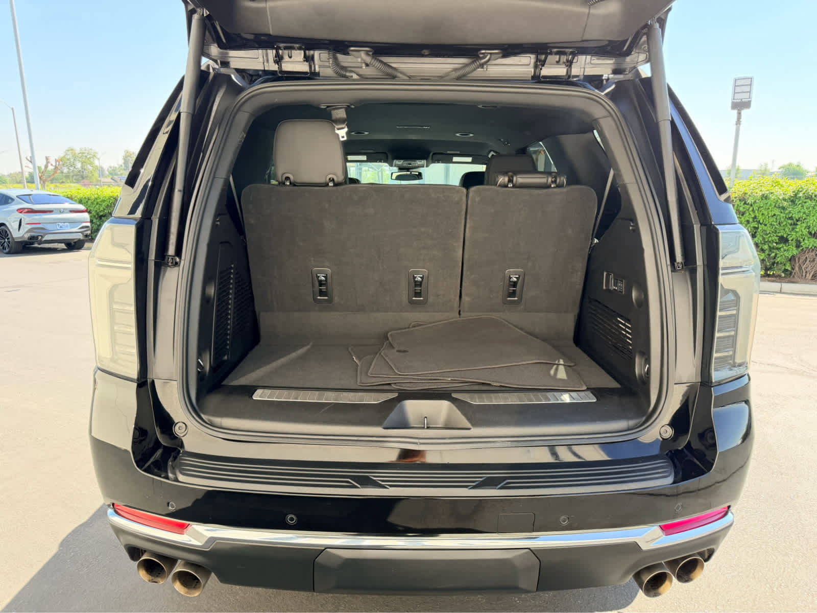 Used 2025 Chevrolet Tahoe Premier image 5