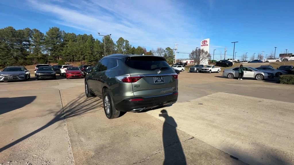 Used 2023 Buick Enclave Essence image 4