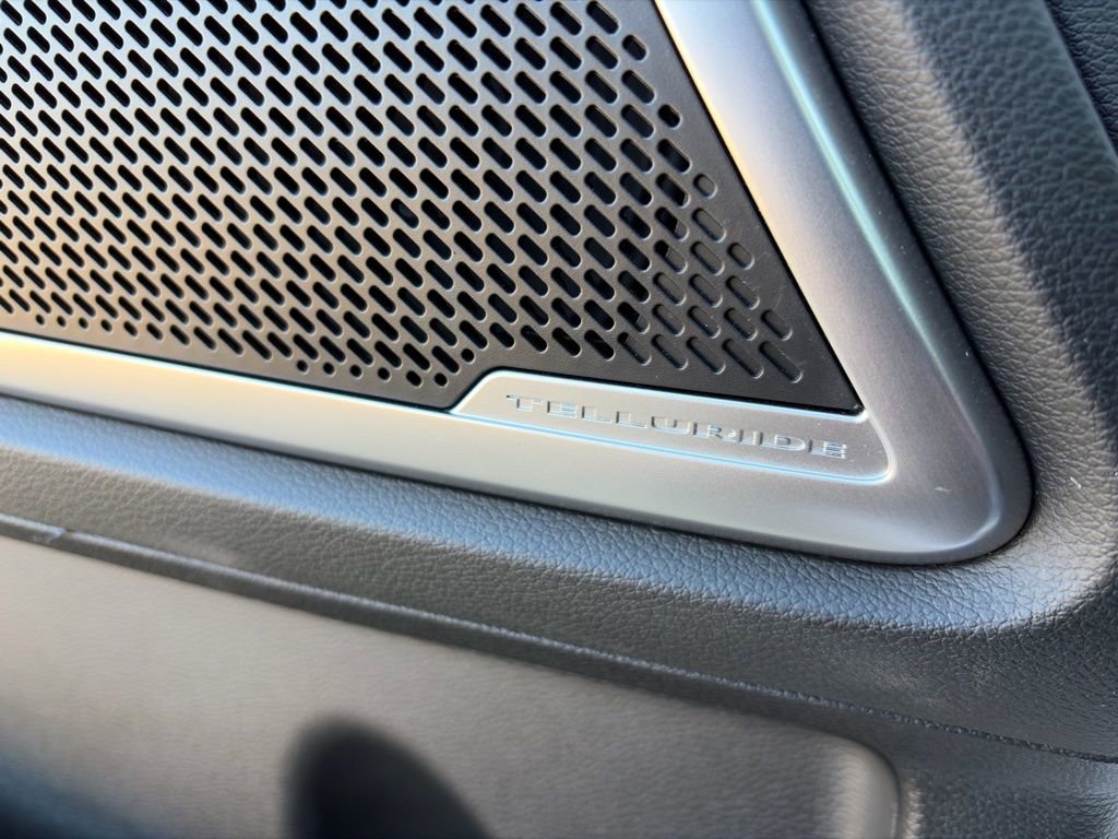Used 2024 Kia Telluride S image 19