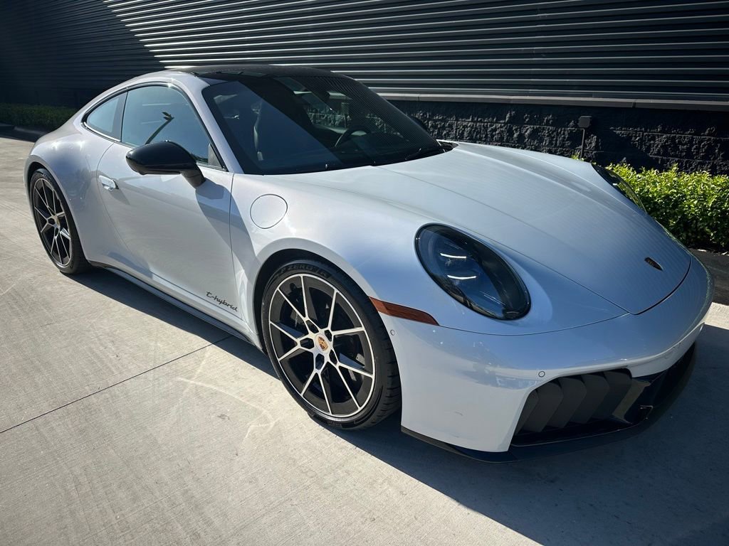 Certified 2025 Porsche 911 Carrera GTS RWD image 11