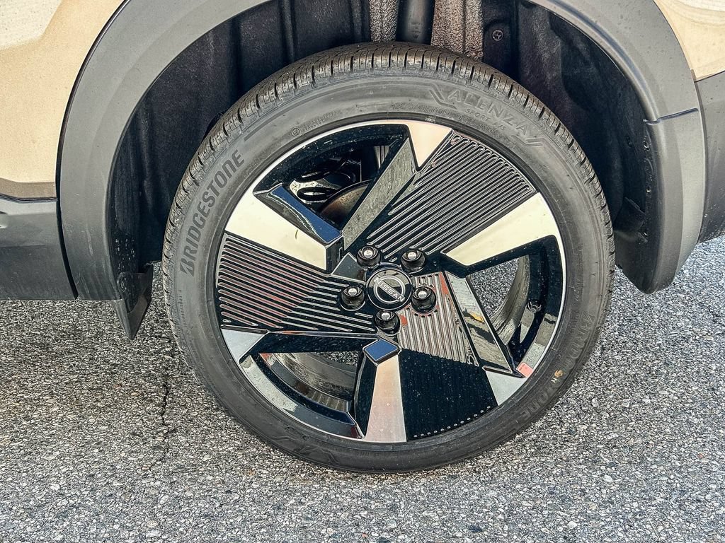 New 2026 Nissan Kicks SR FWD image 12