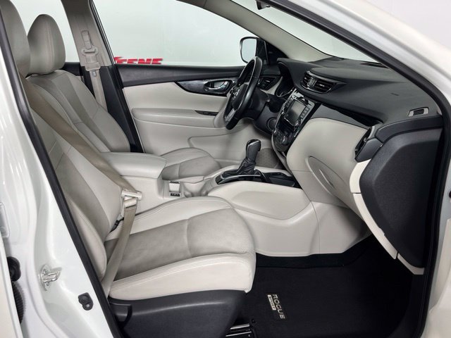 Used 2022 Nissan Rogue Sport SV w/ Technology Package AWD/4WD image 30